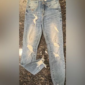 NEW without tags!
SIZE 5/26
KanCan Gemma Bianca skinny jeans.